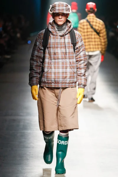Look 14